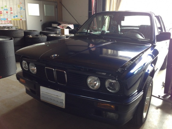 BMW 320iカブリオレ (E30)