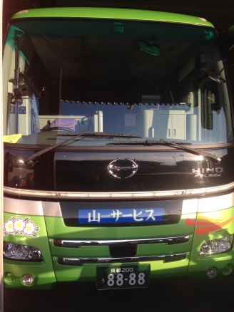 京丹波で山一サービスさんのバスをデントリペアしました。