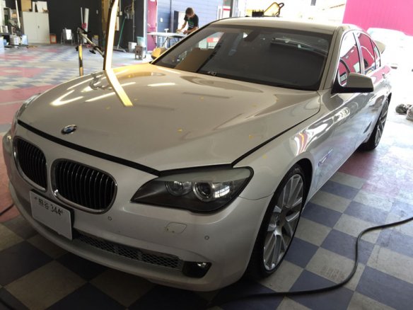BMW750iのひょう害車をデントリペアで修理　　埼玉県本庄市
