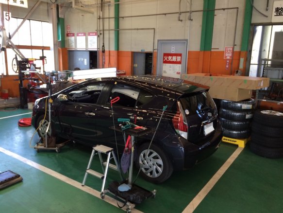 埼玉県本庄市にてトヨタAQUA(アクア)の雹害車をデントリペアで修理